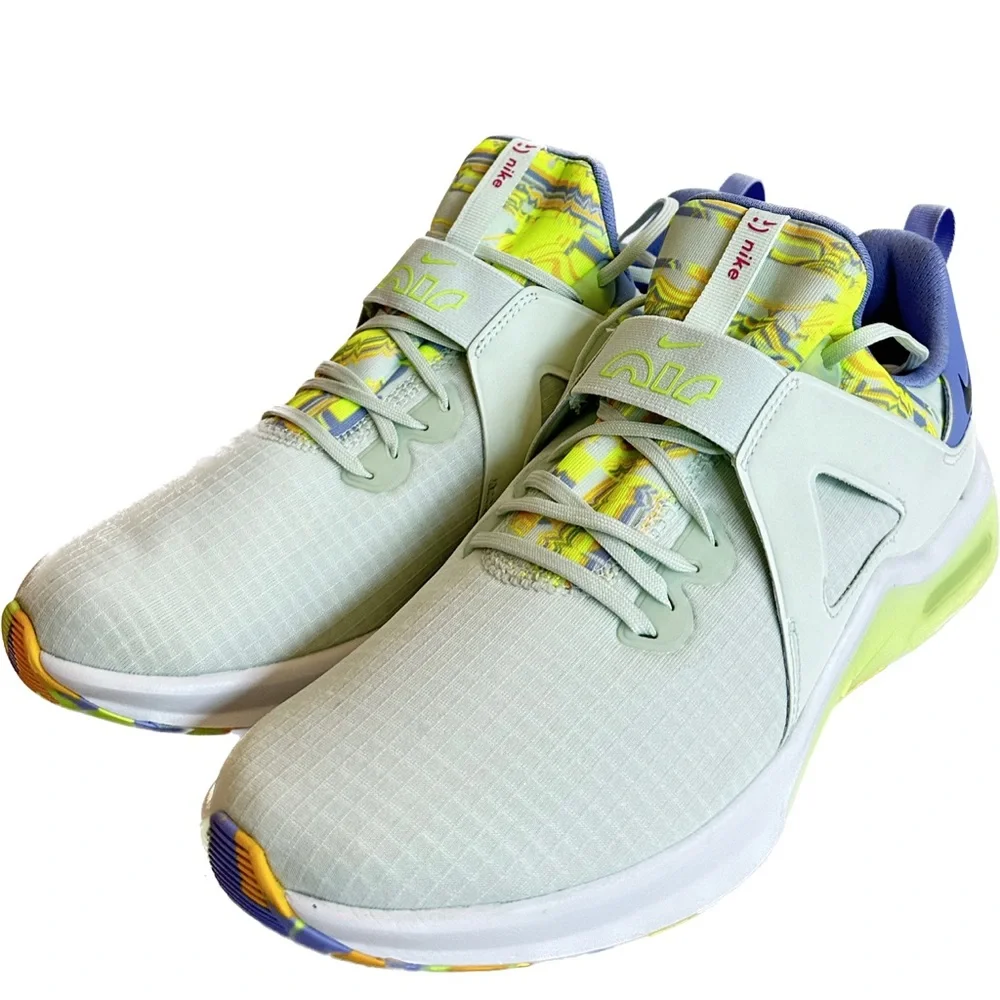 NWT. Women's Nike Air Max Bella TR 5 Size 11 - Picture 1 of 12